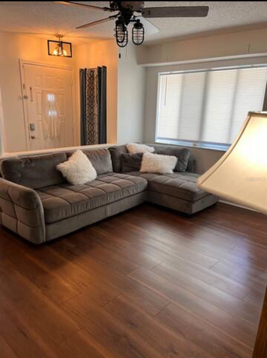 Image 10 of 39 For 8304 Waterview Way 8304