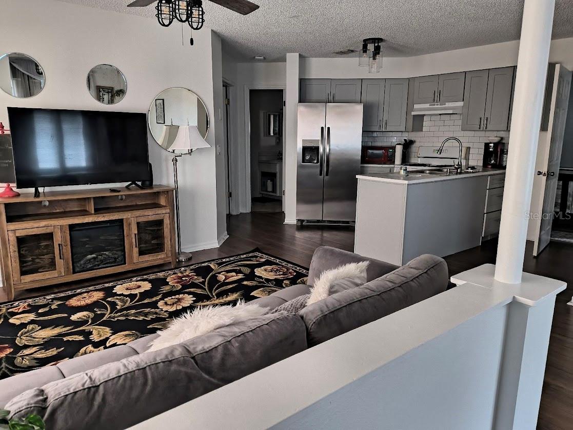 Image 11 of 39 For 8304 Waterview Way 8304