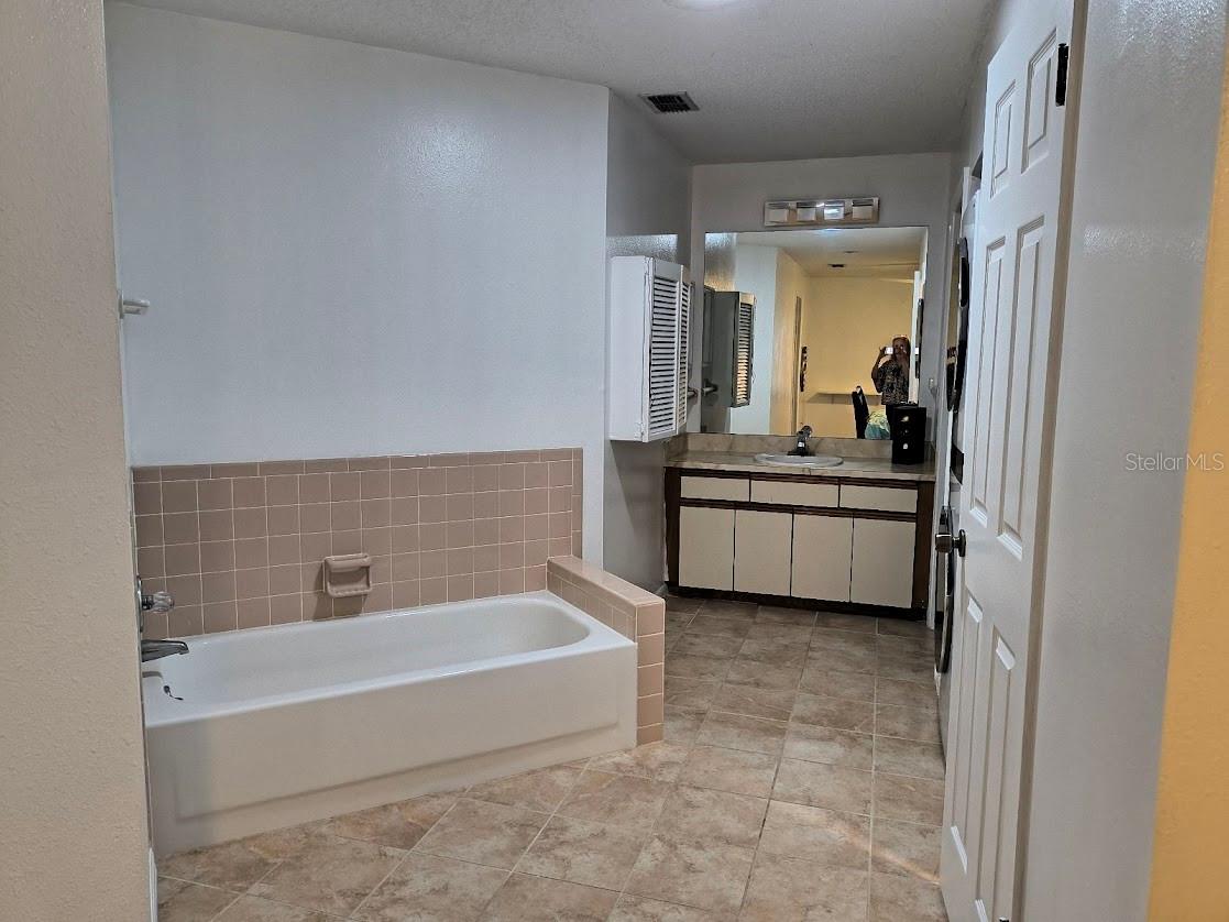 Image 25 of 39 For 8304 Waterview Way 8304