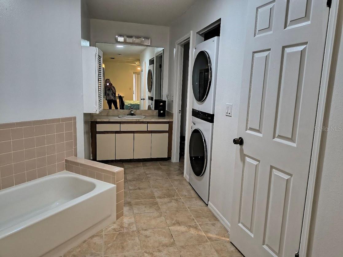 Image 30 of 39 For 8304 Waterview Way 8304