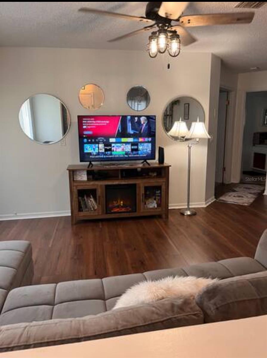 Image 8 of 39 For 8304 Waterview Way 8304