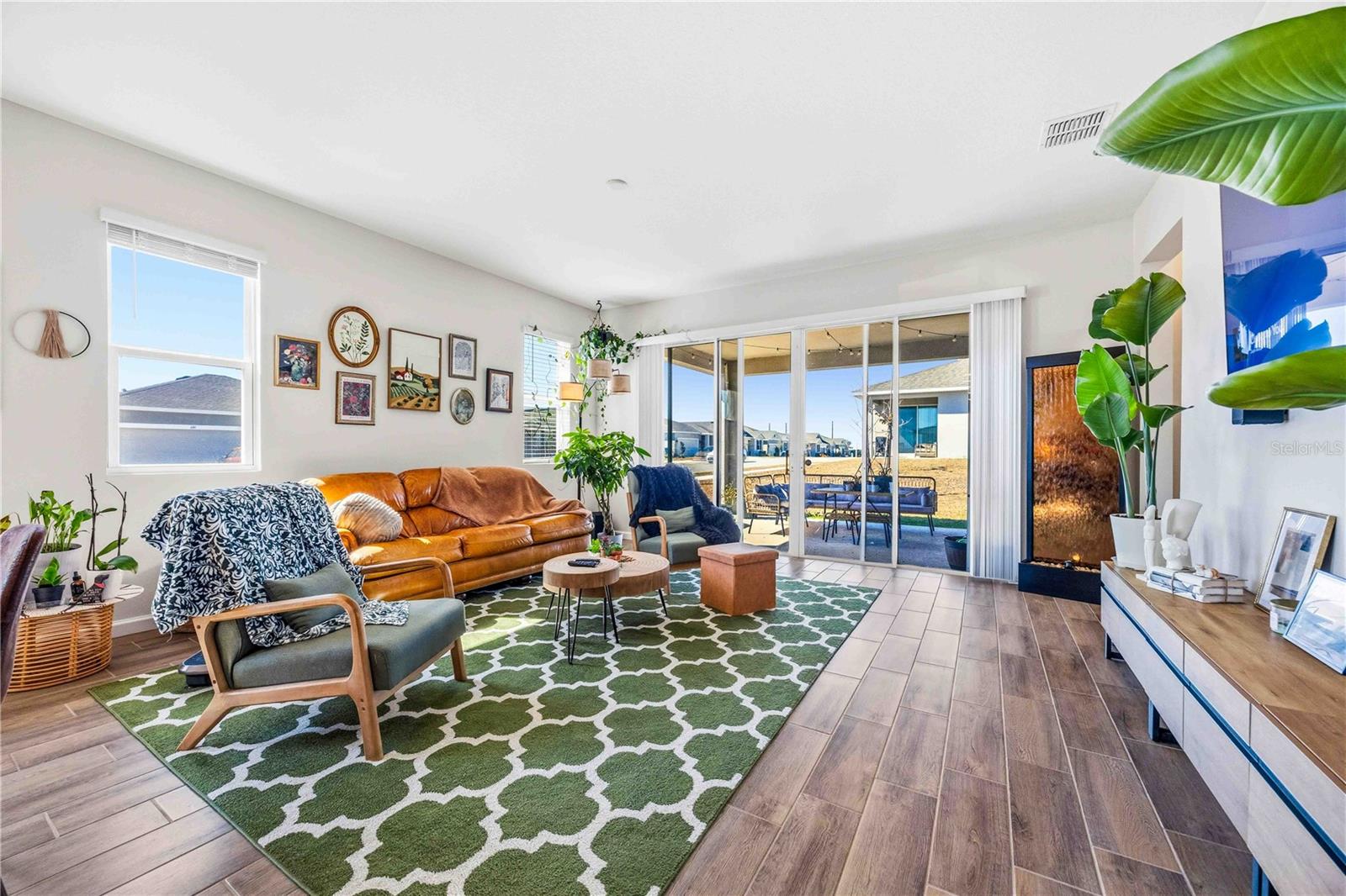 Image 12 of 26 For 702 Benz Street