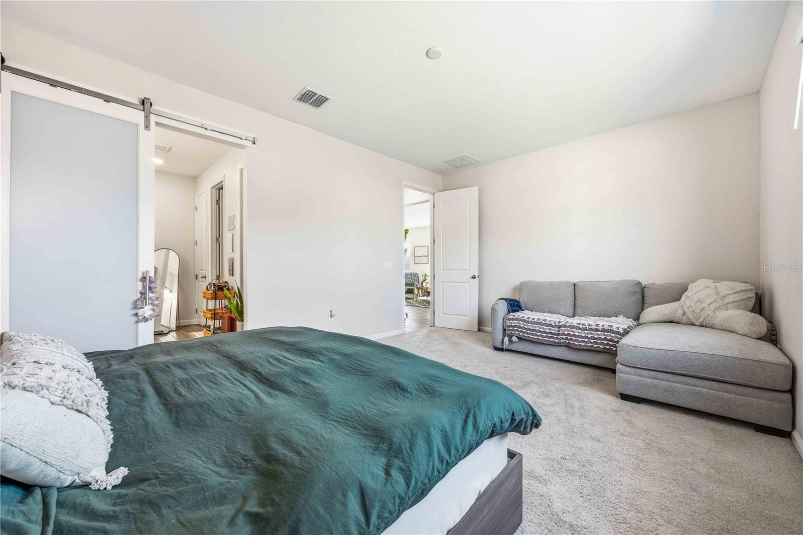 Image 21 of 26 For 702 Benz Street