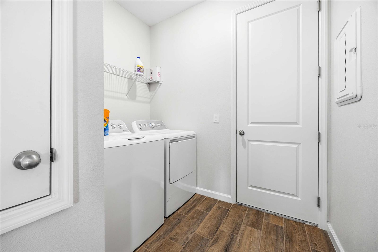 Image 23 of 26 For 702 Benz Street