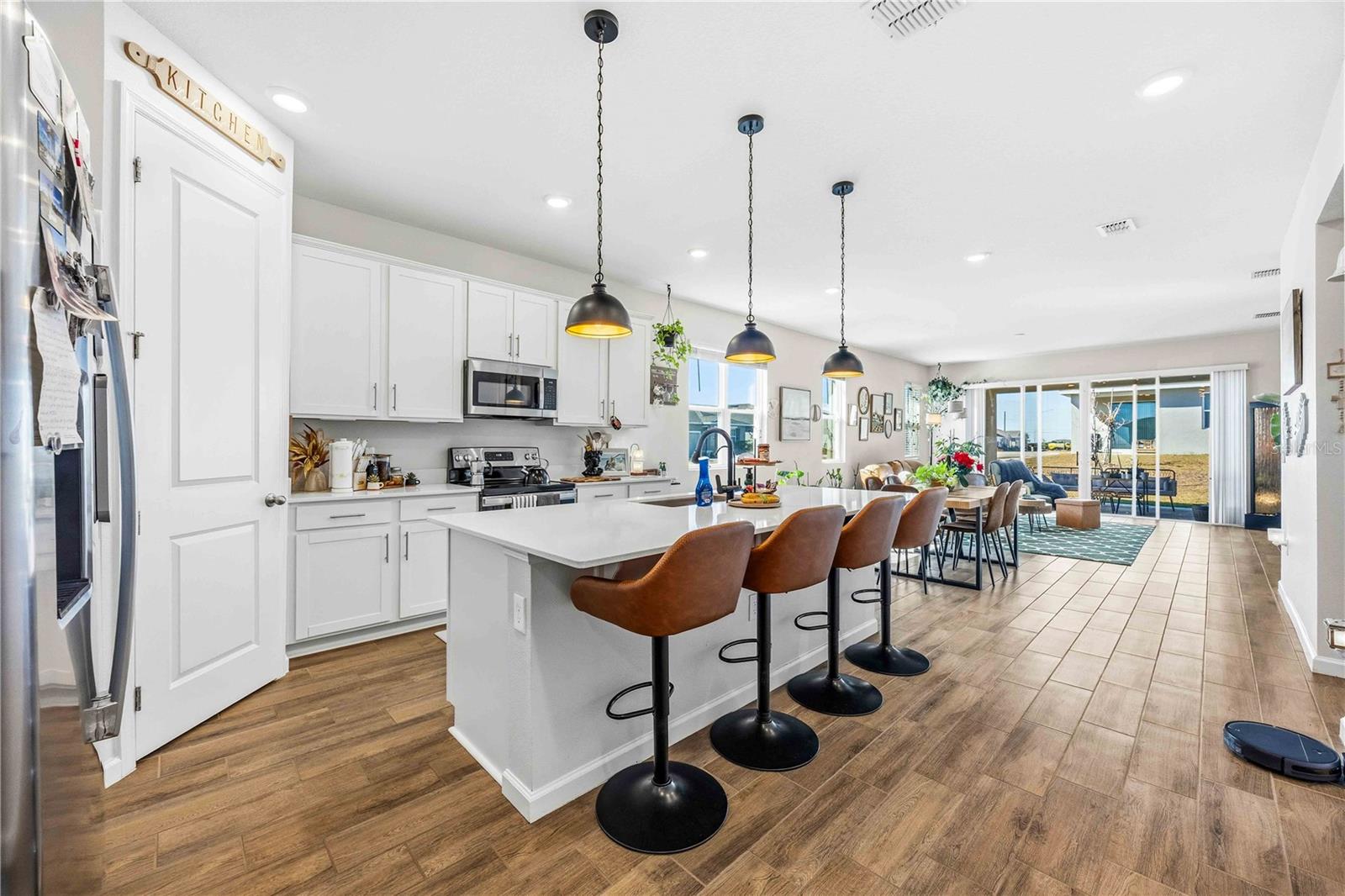 Image 4 of 26 For 702 Benz Street