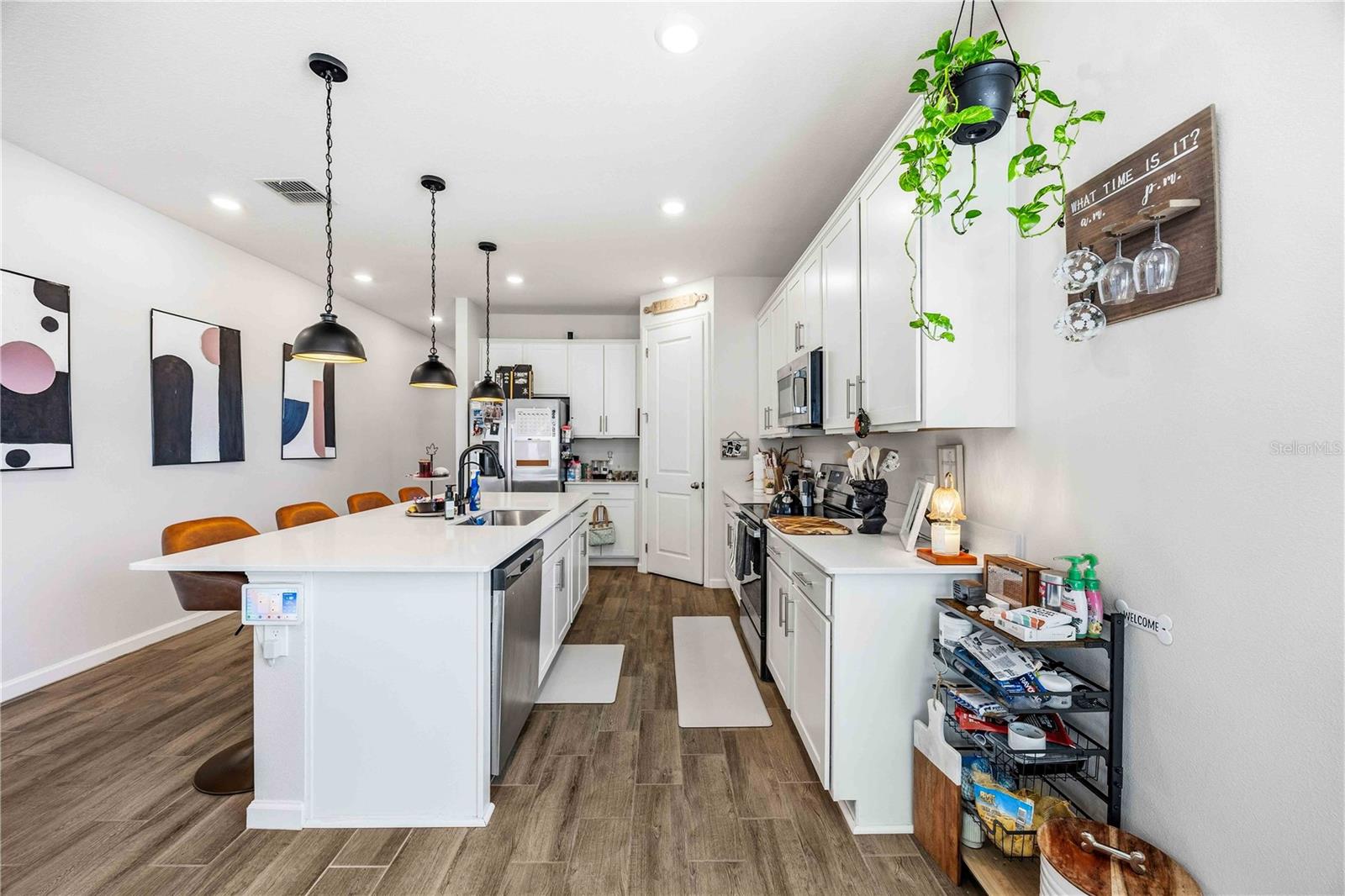 Image 6 of 26 For 702 Benz Street