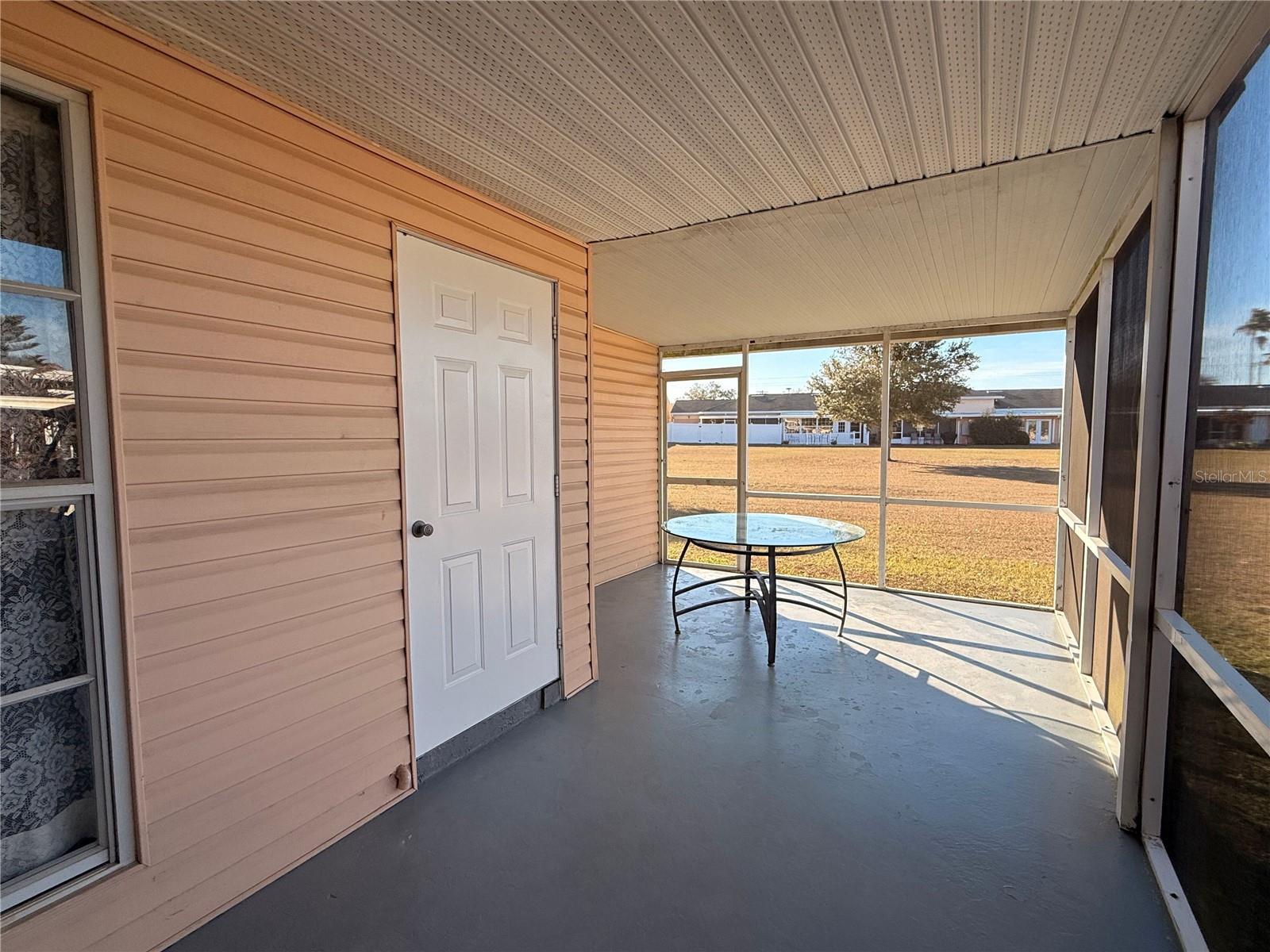 Image 19 of 20 For 1605 Club Circle 1605