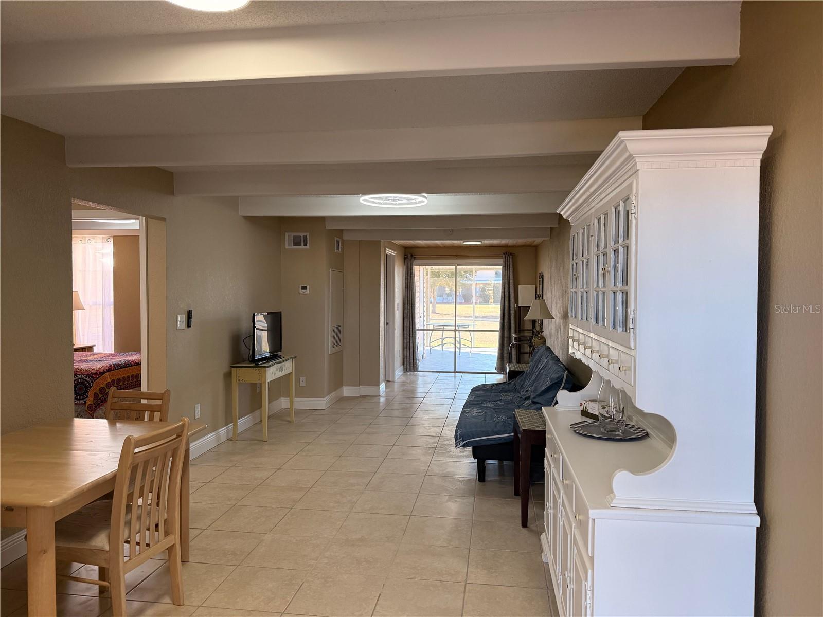 Image 2 of 20 For 1605 Club Circle 1605