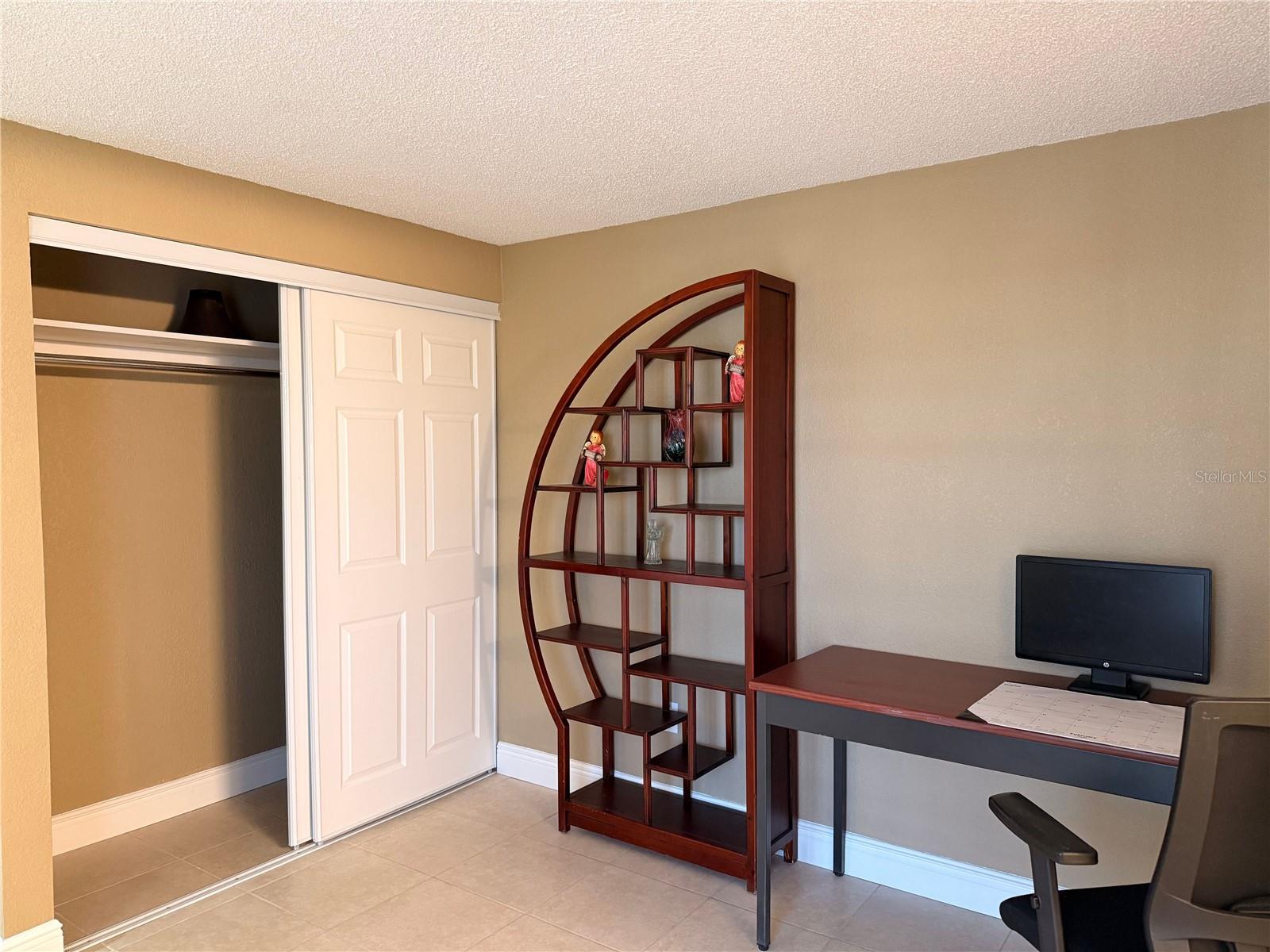 Image 9 of 20 For 1605 Club Circle 1605