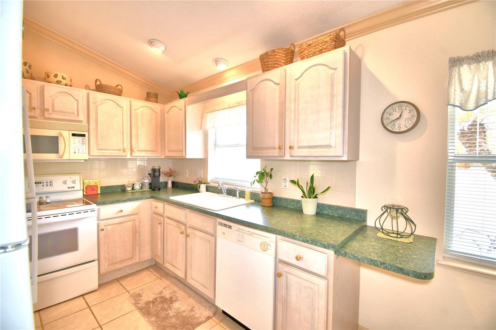 Image 16 of 48 For 23 Armadillo Road