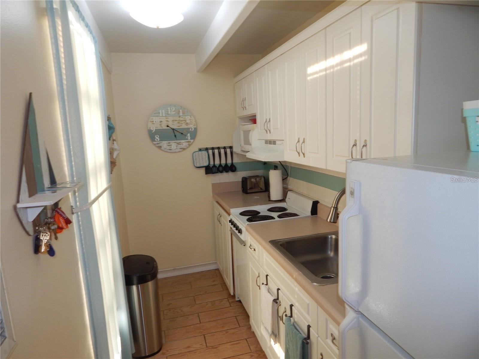 Image 12 of 41 For 105 Club Circle