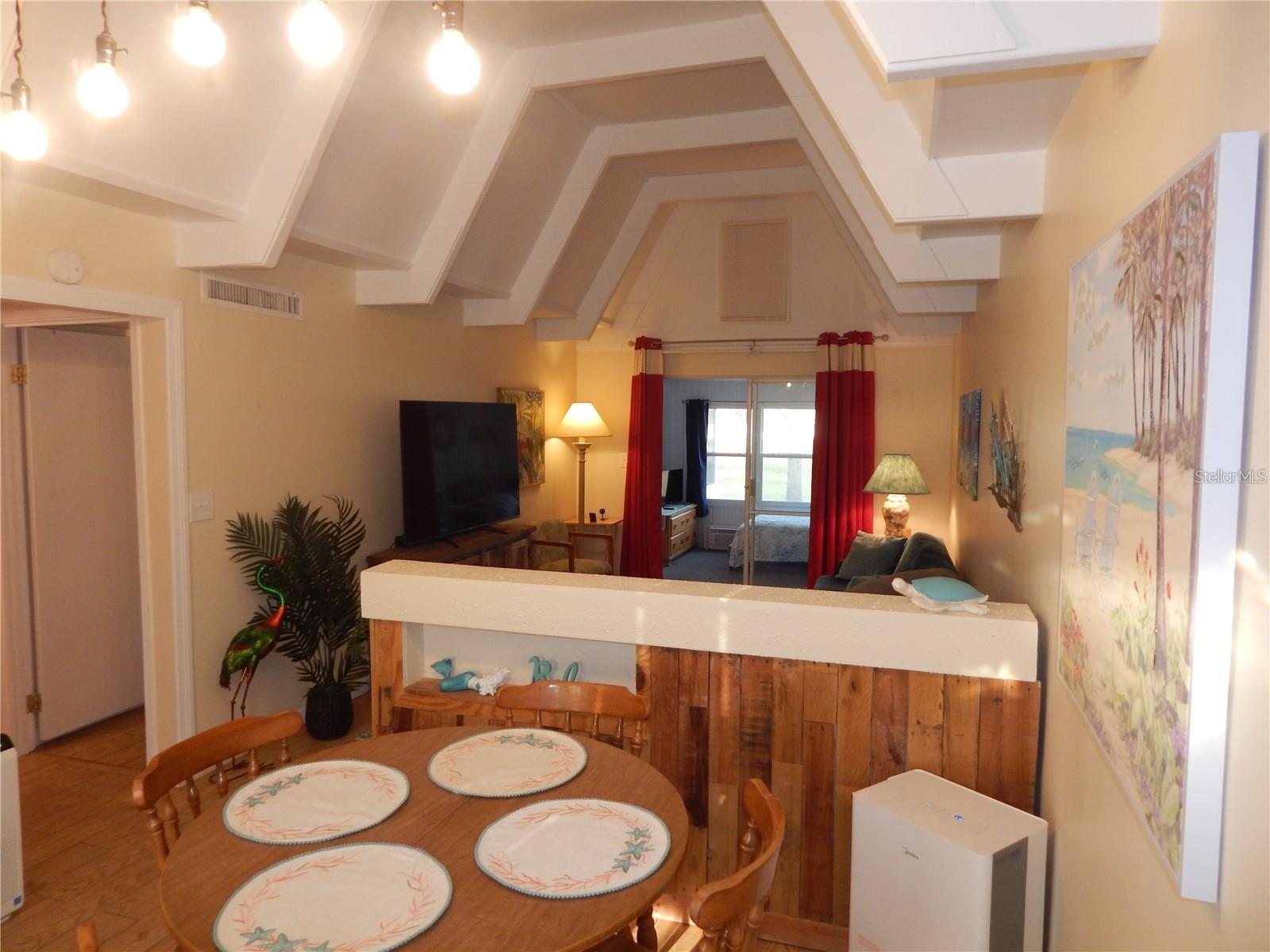 Image 5 of 41 For 105 Club Circle