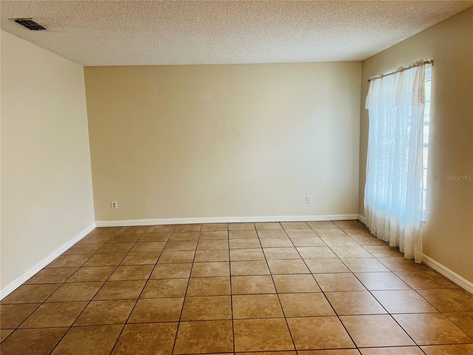 Image 11 of 45 For 1428 Covington Court