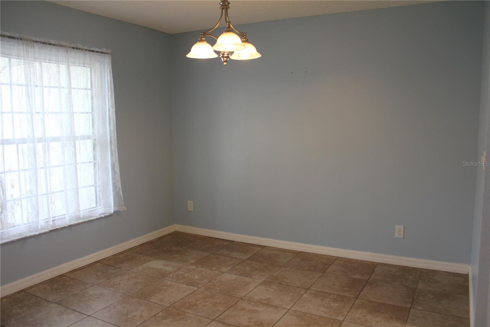 Image 13 of 45 For 1428 Covington Court