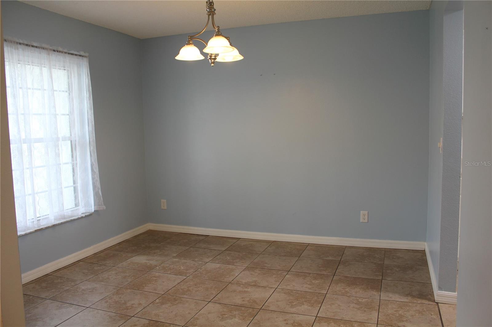 Image 14 of 45 For 1428 Covington Court