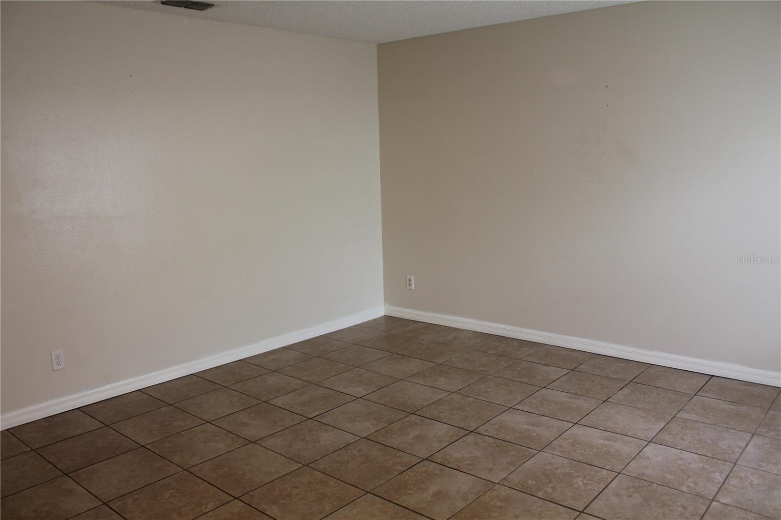 Image 15 of 45 For 1428 Covington Court