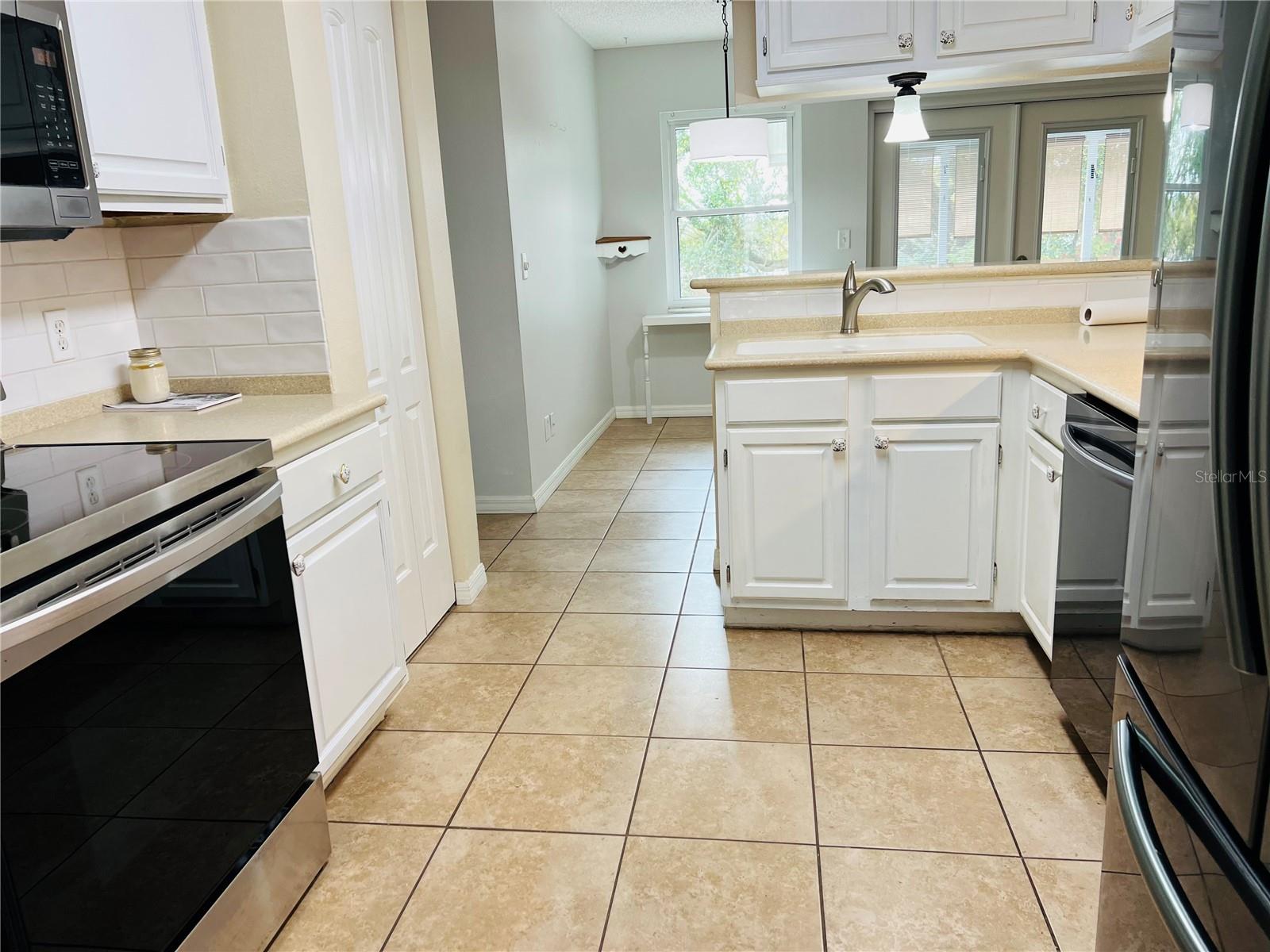 Image 21 of 45 For 1428 Covington Court