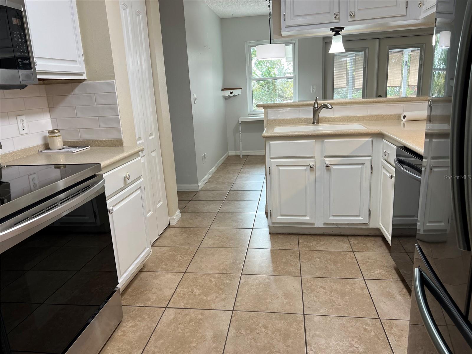 Image 23 of 45 For 1428 Covington Court