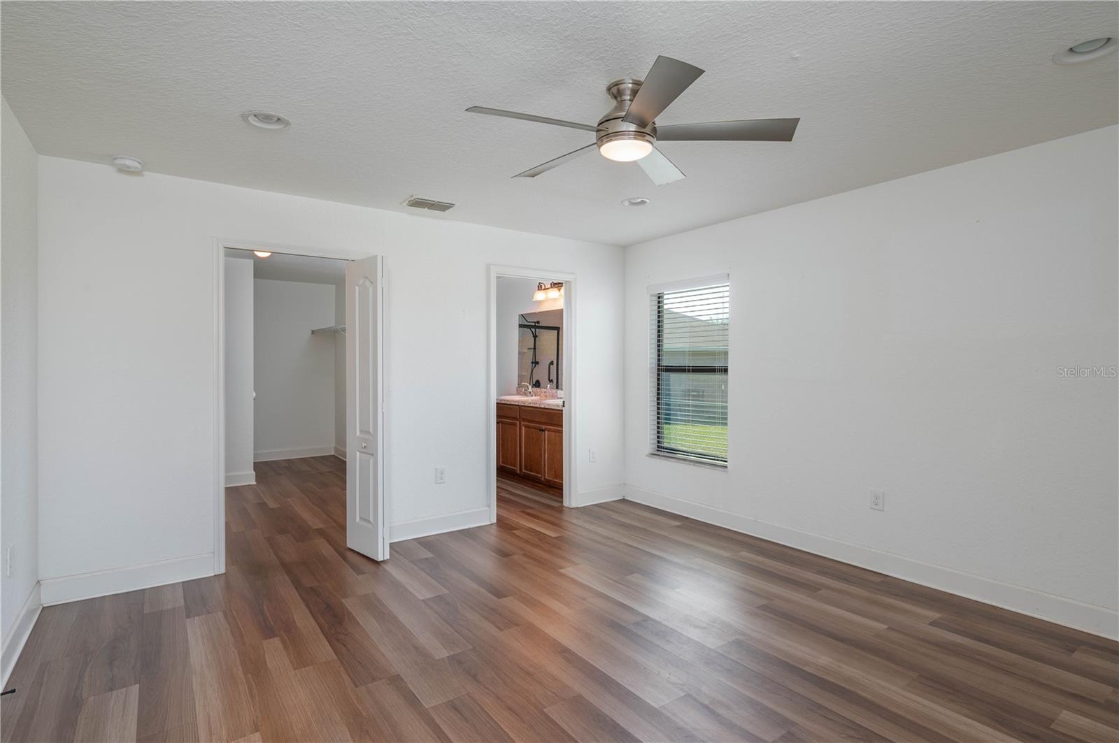 Image 11 of 22 For 343 Dinner Lake Court