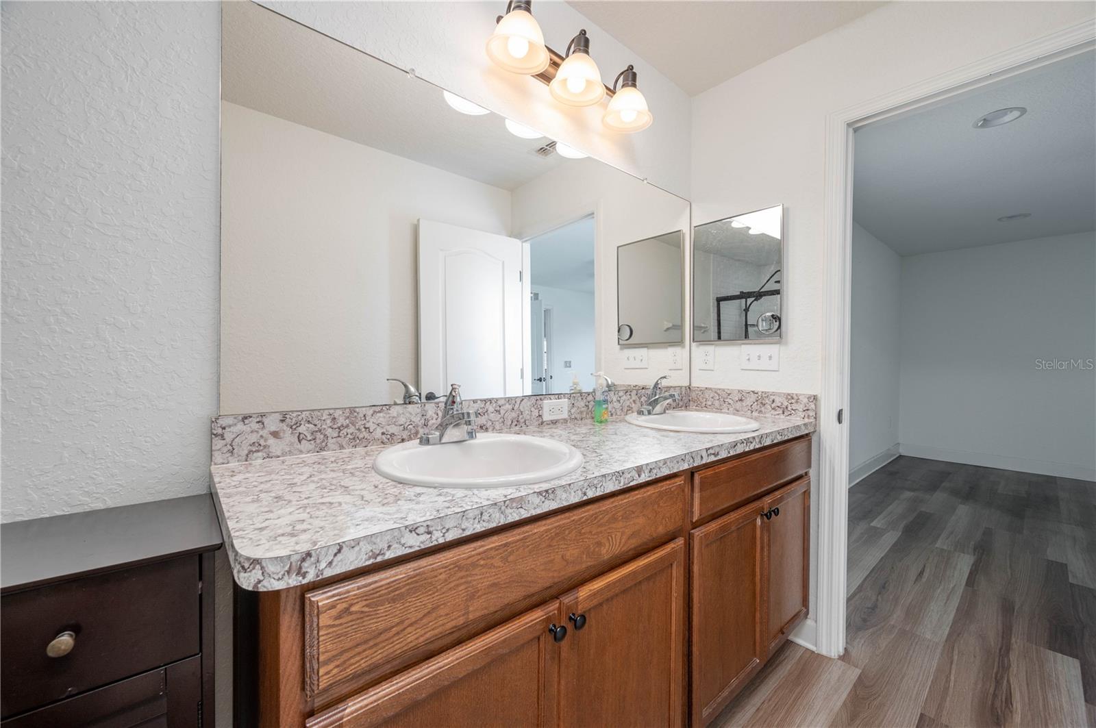 Image 12 of 22 For 343 Dinner Lake Court