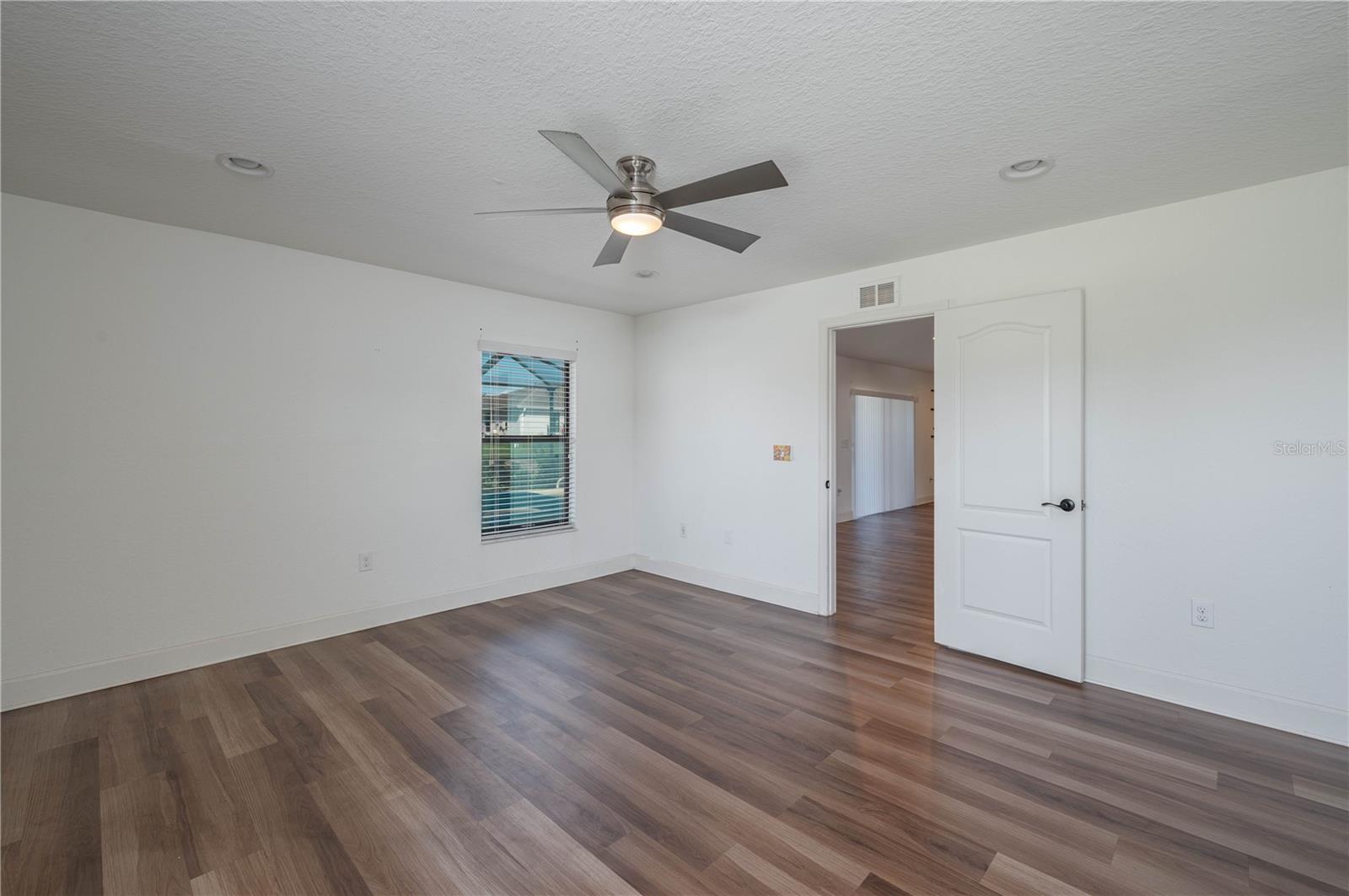 Image 15 of 22 For 343 Dinner Lake Court