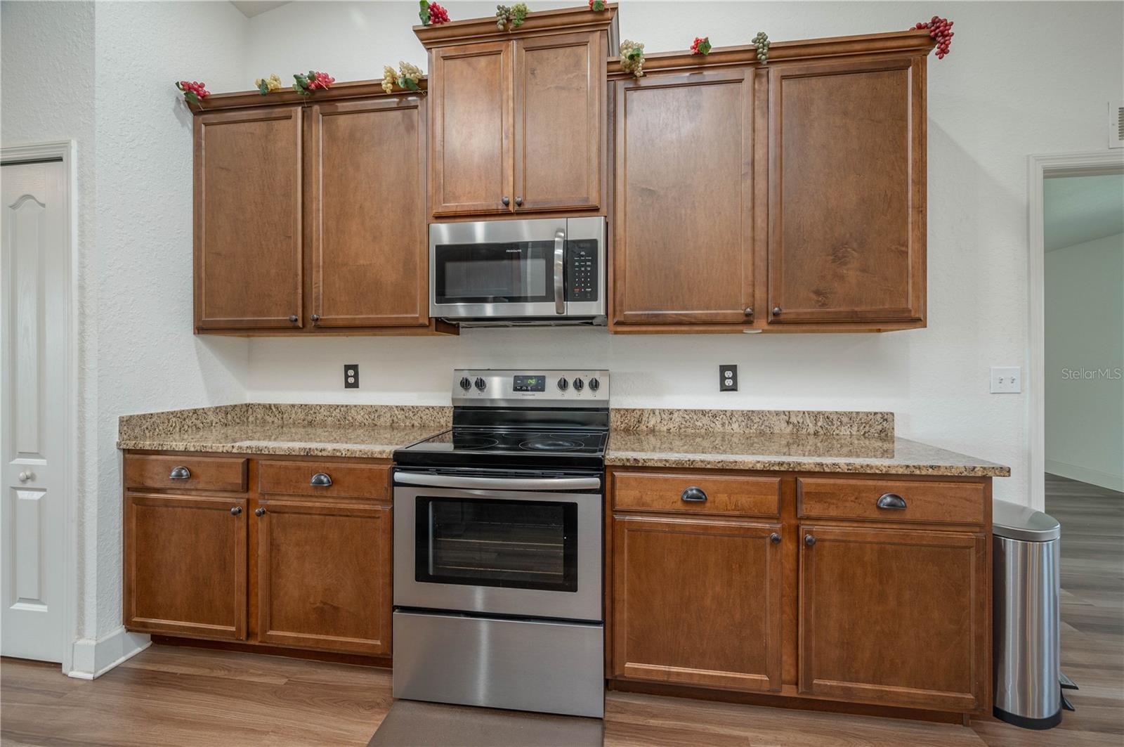 Image 7 of 22 For 343 Dinner Lake Court