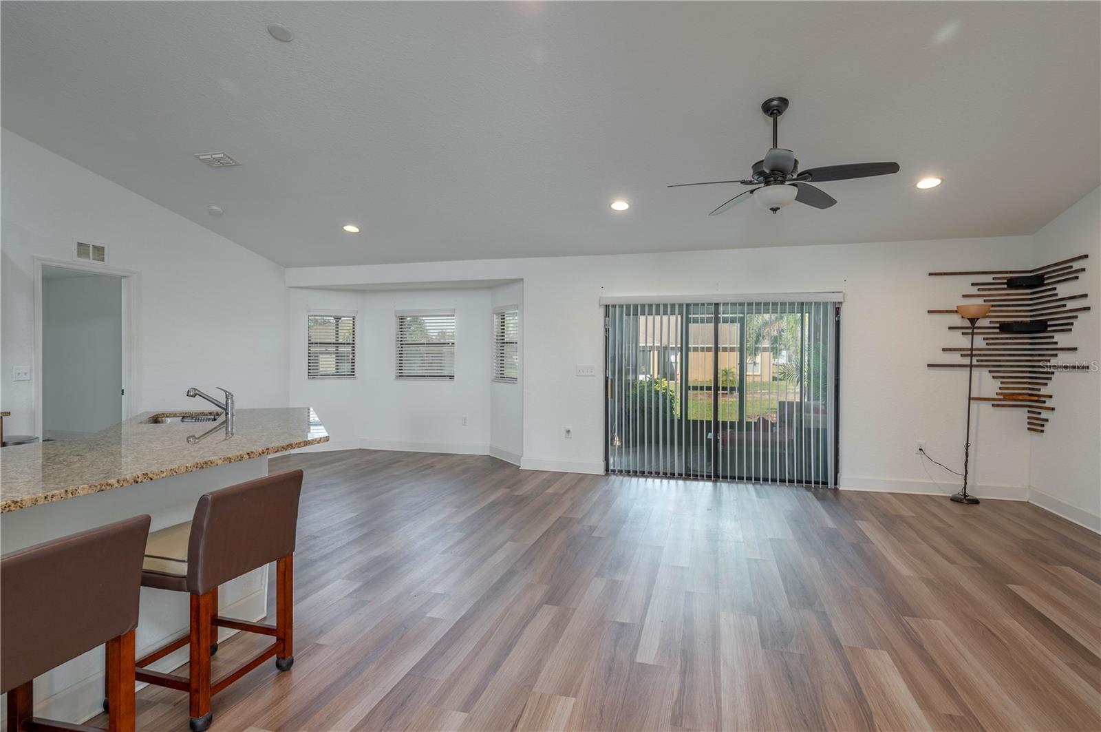 Image 8 of 22 For 343 Dinner Lake Court