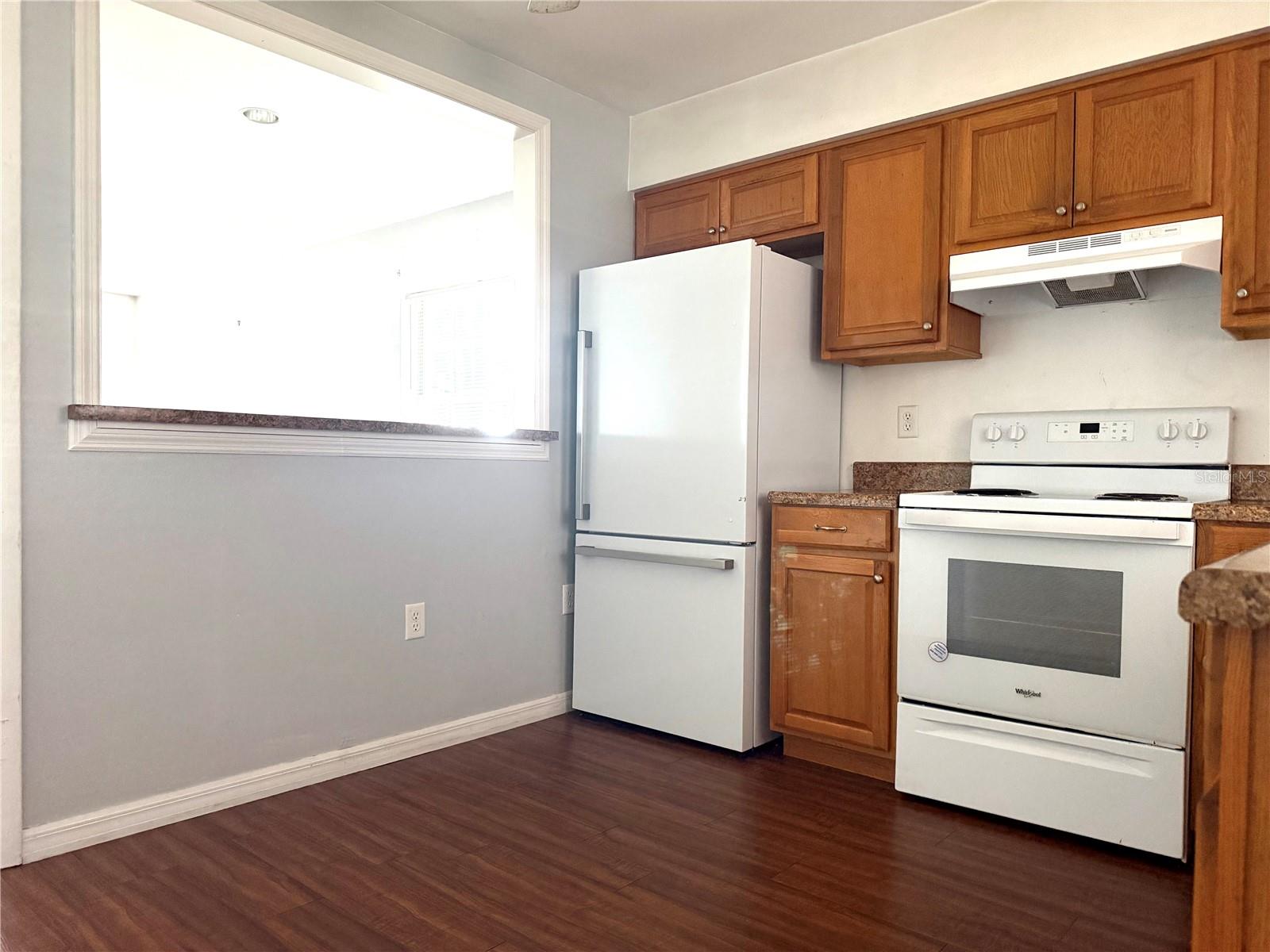 Image 4 of 6 For 610 Emerald Avenue 3