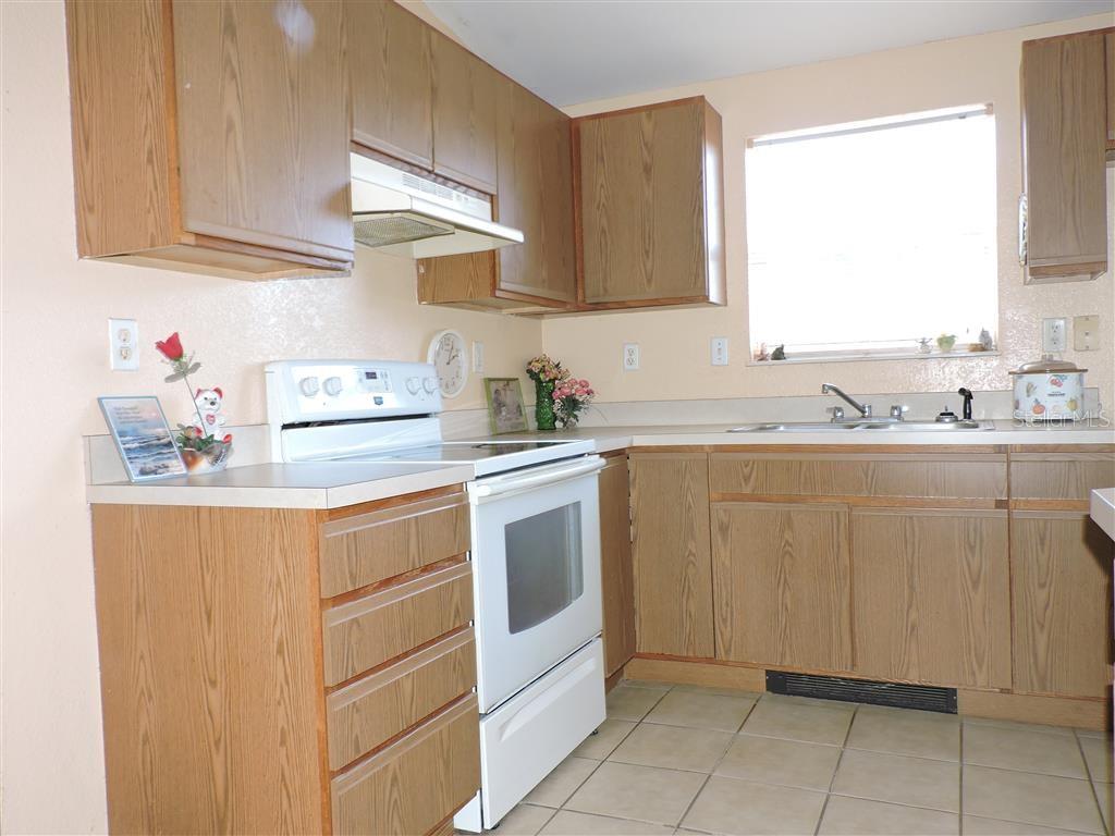 Image 10 of 29 For 2568 Tall Palm Avenue