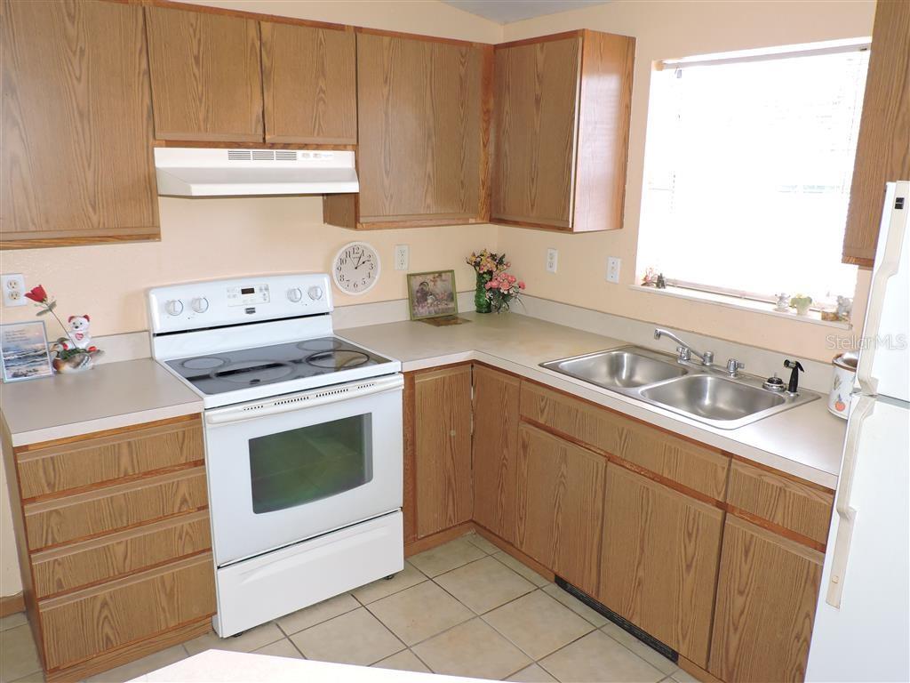 Image 9 of 29 For 2568 Tall Palm Avenue