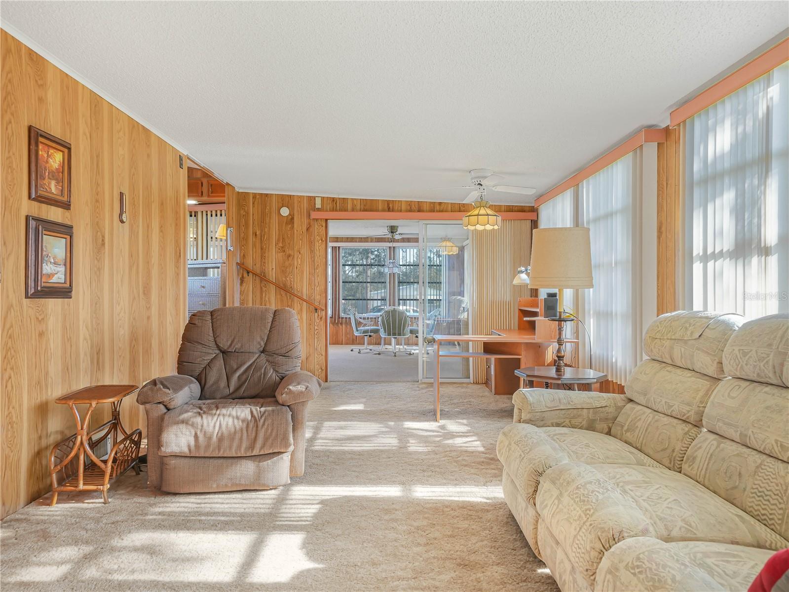 Image 10 of 40 For 27 Saddlebag Trail S