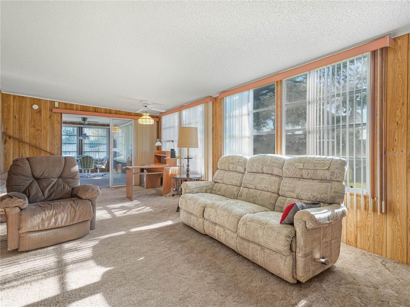 Image 11 of 40 For 27 Saddlebag Trail S