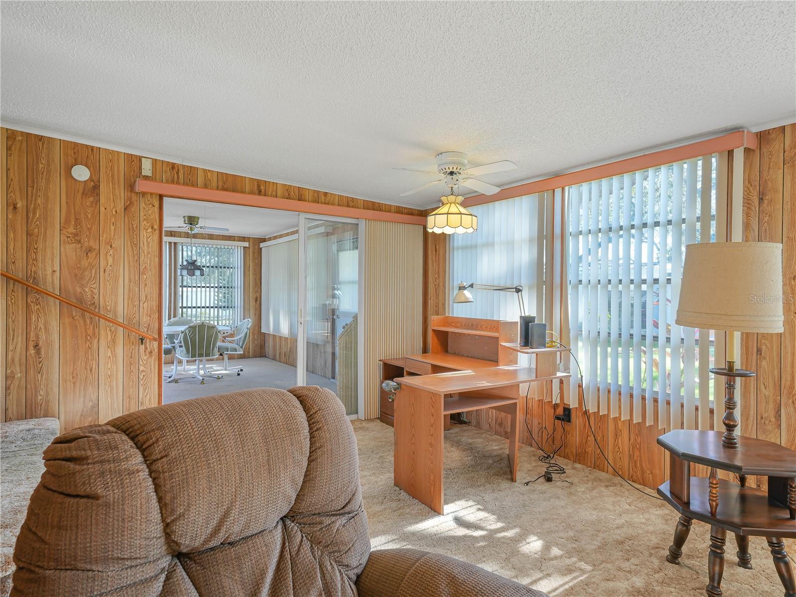 Image 12 of 40 For 27 Saddlebag Trail S