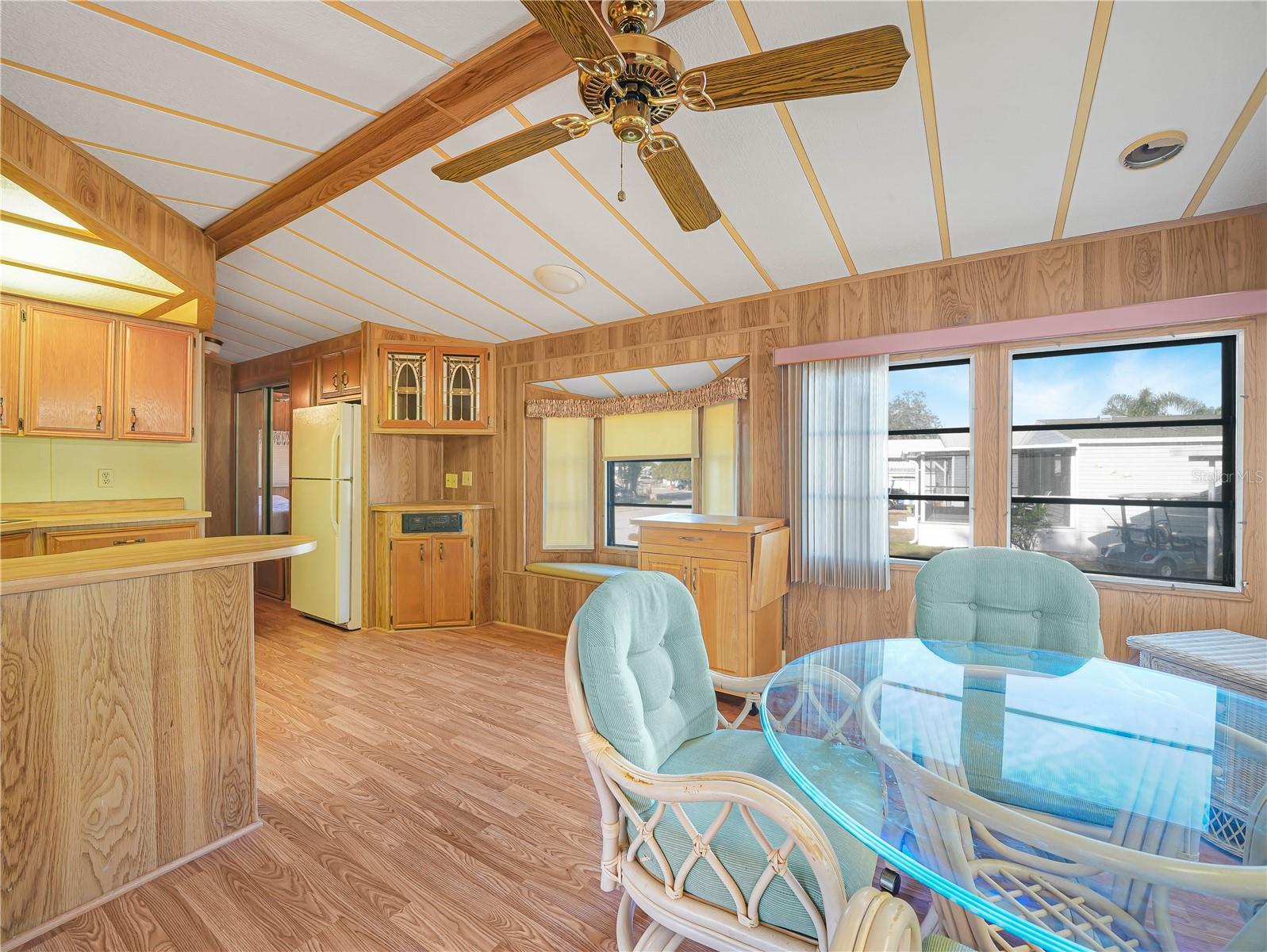 Image 13 of 40 For 27 Saddlebag Trail S