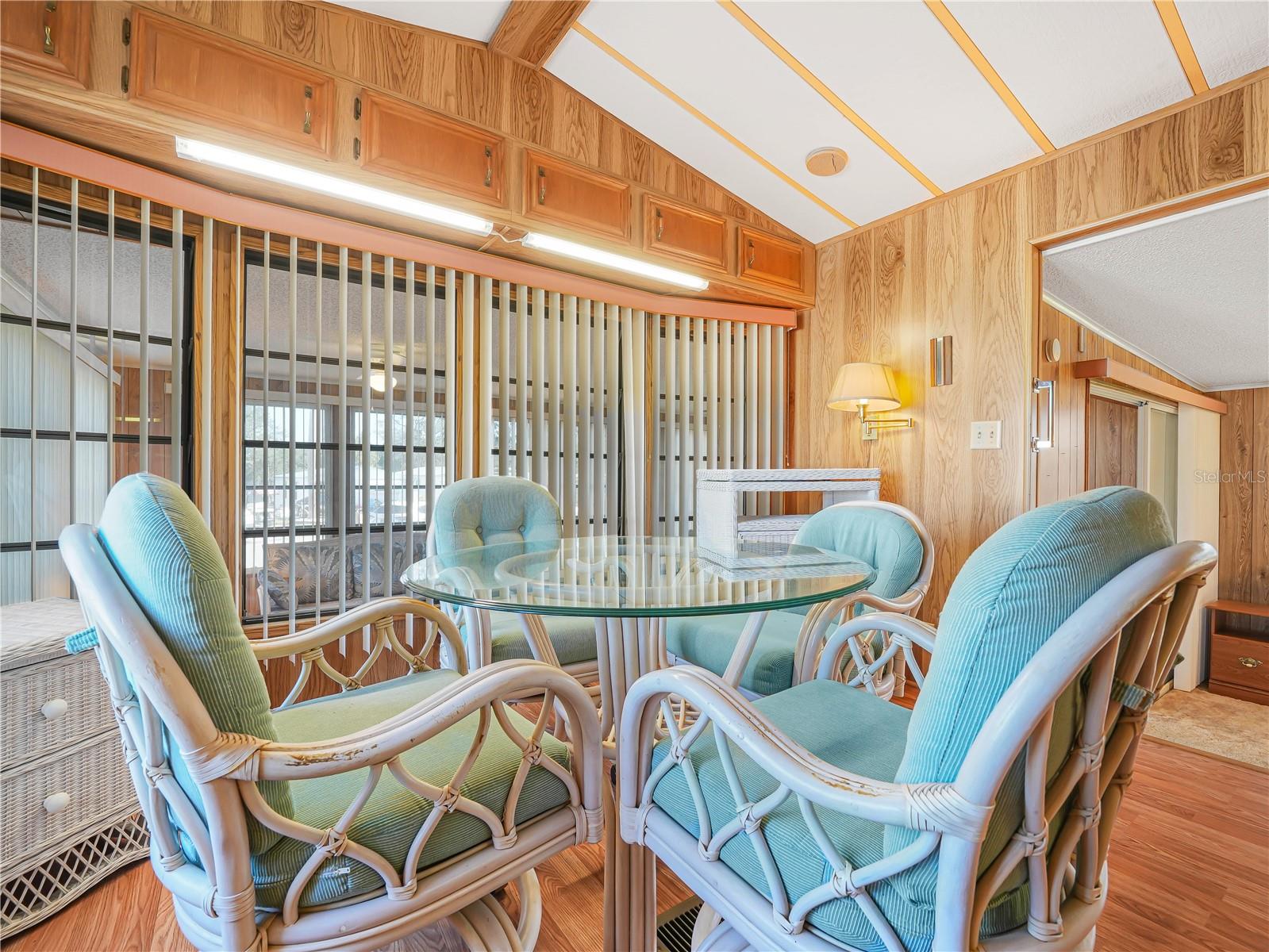 Image 15 of 40 For 27 Saddlebag Trail S