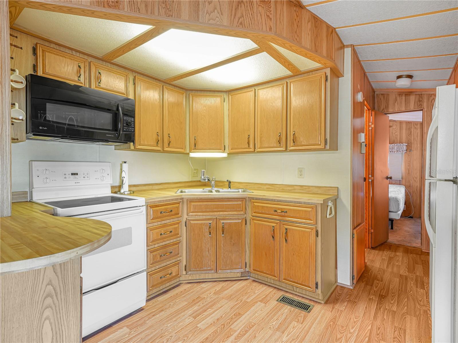 Image 16 of 40 For 27 Saddlebag Trail S