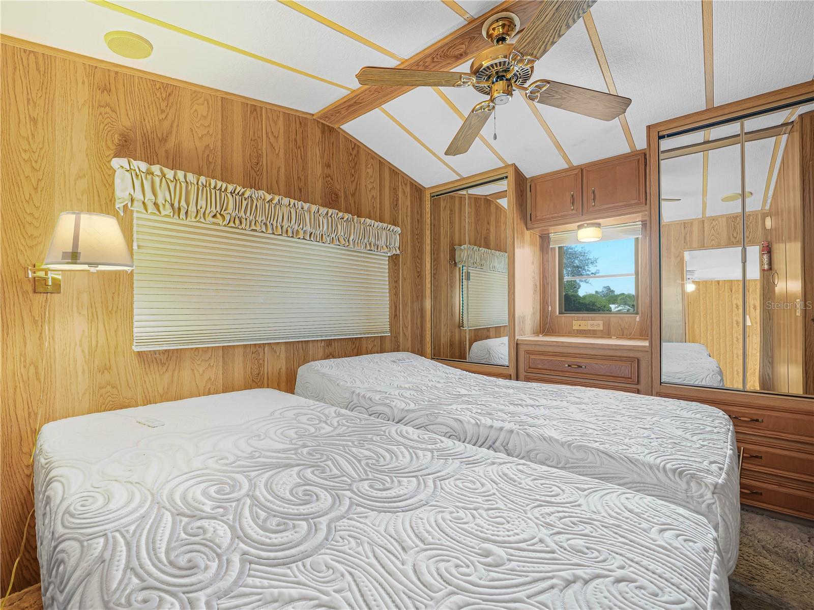 Image 21 of 40 For 27 Saddlebag Trail S