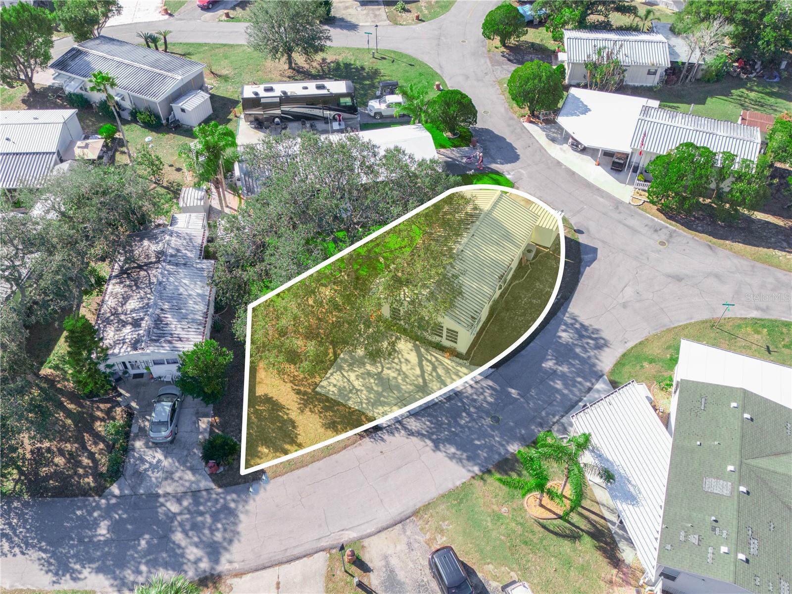 Image 26 of 40 For 27 Saddlebag Trail S