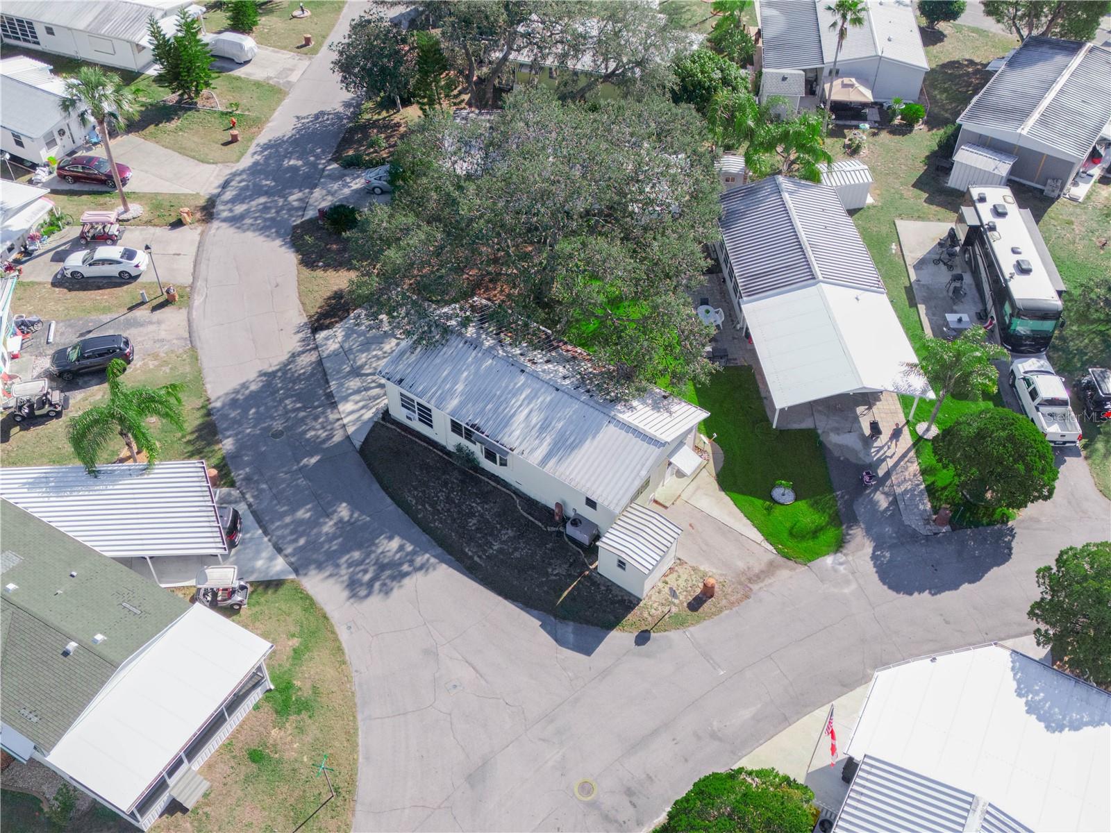 Image 31 of 40 For 27 Saddlebag Trail S