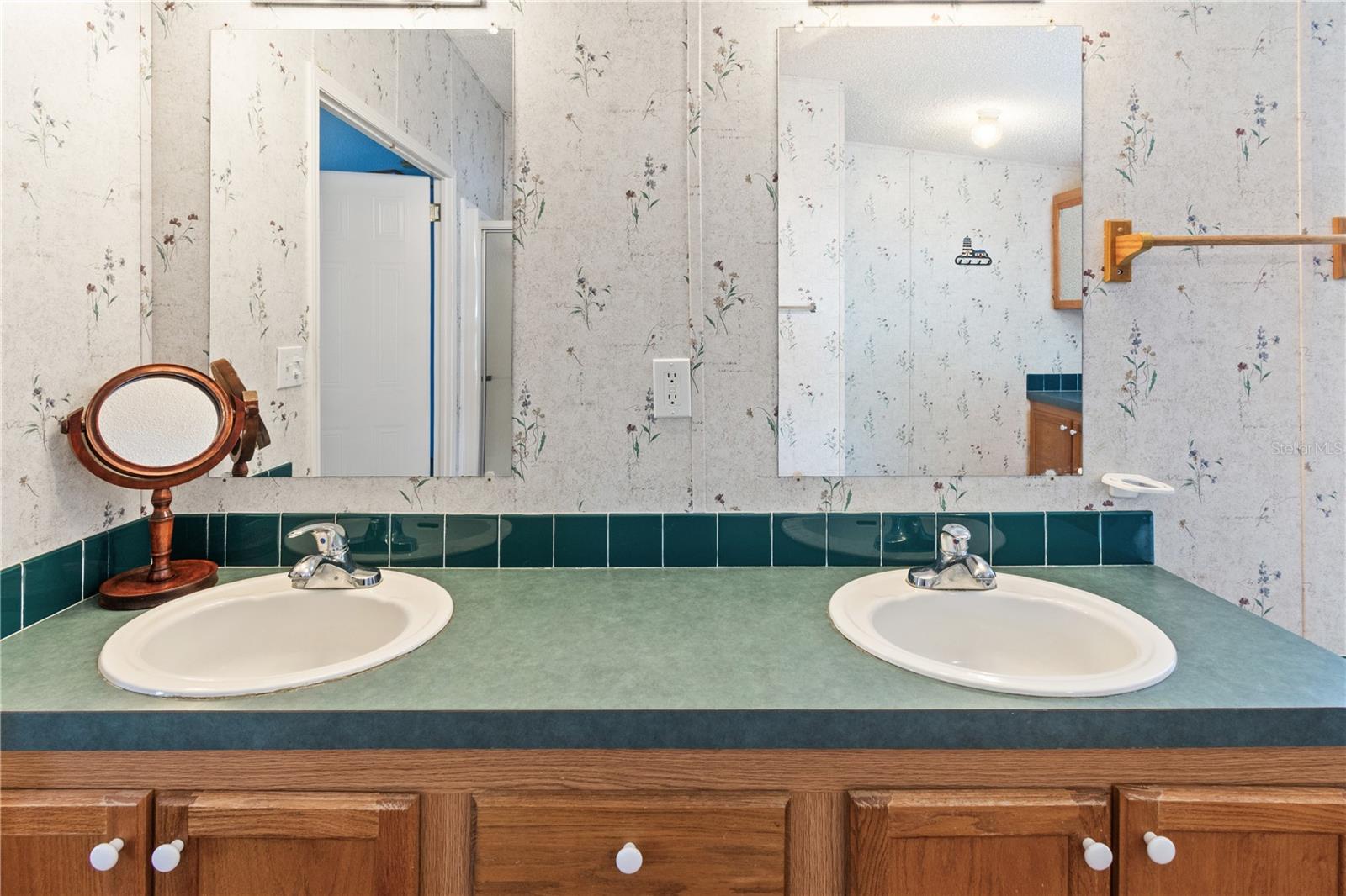 Image 18 of 40 For 116 Carver Street