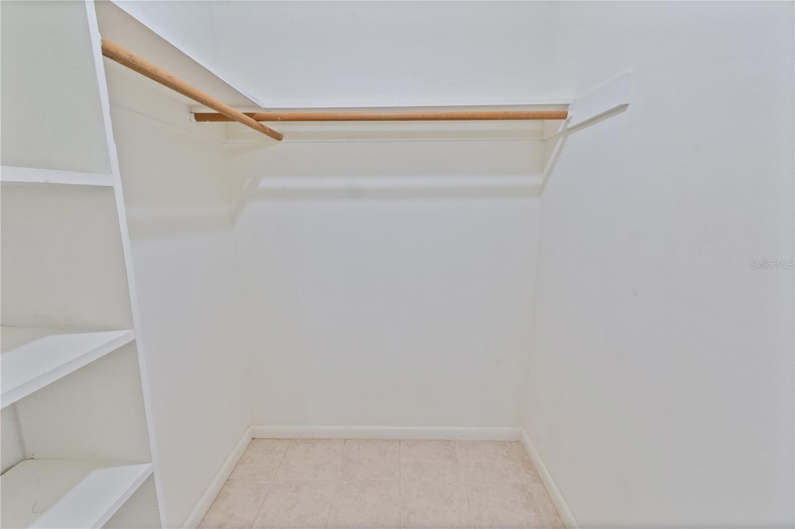 Image 19 of 34 For 200 El Camino Drive 312