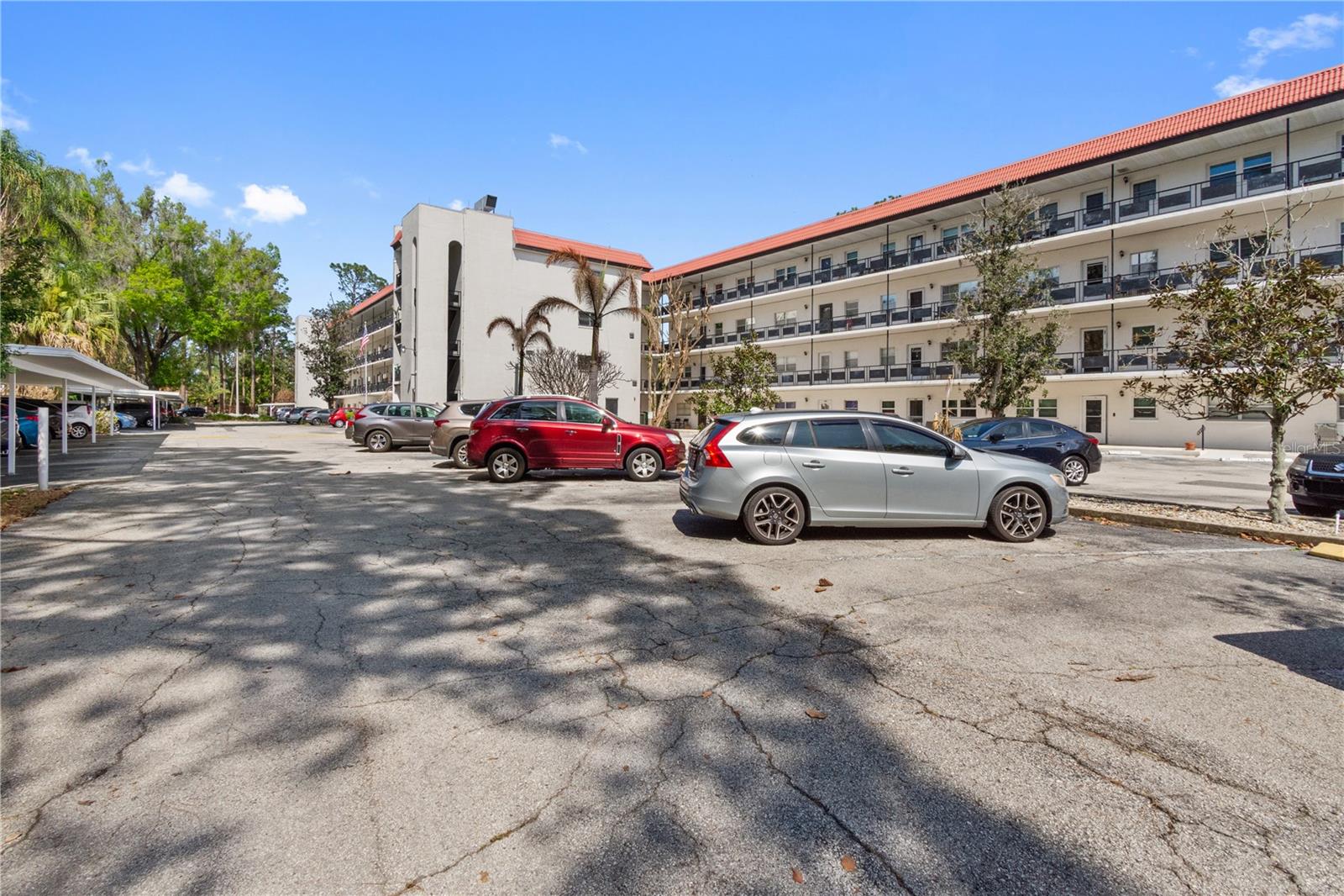 Image 22 of 34 For 200 El Camino Drive 312