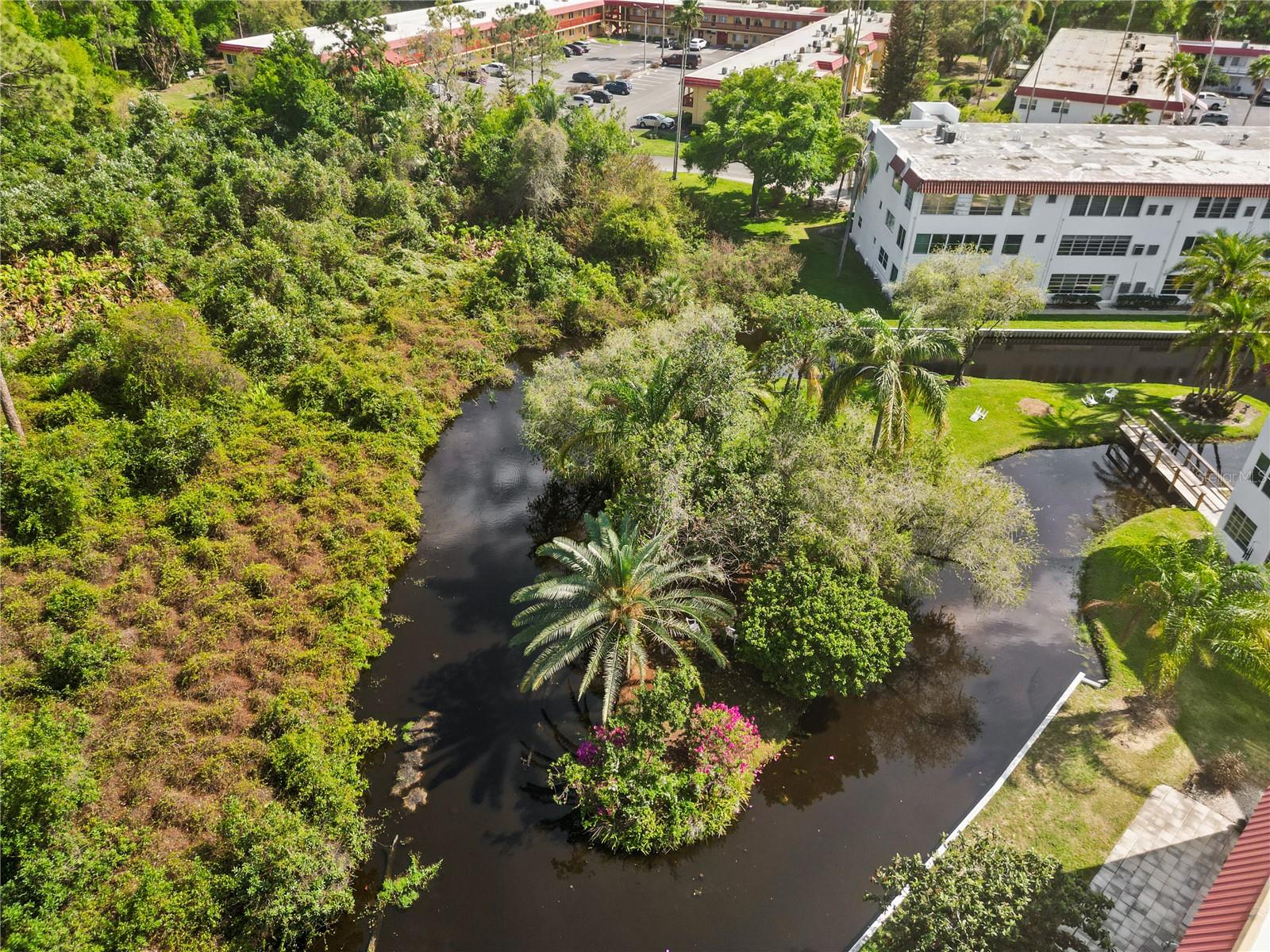 Image 29 of 34 For 200 El Camino Drive 312