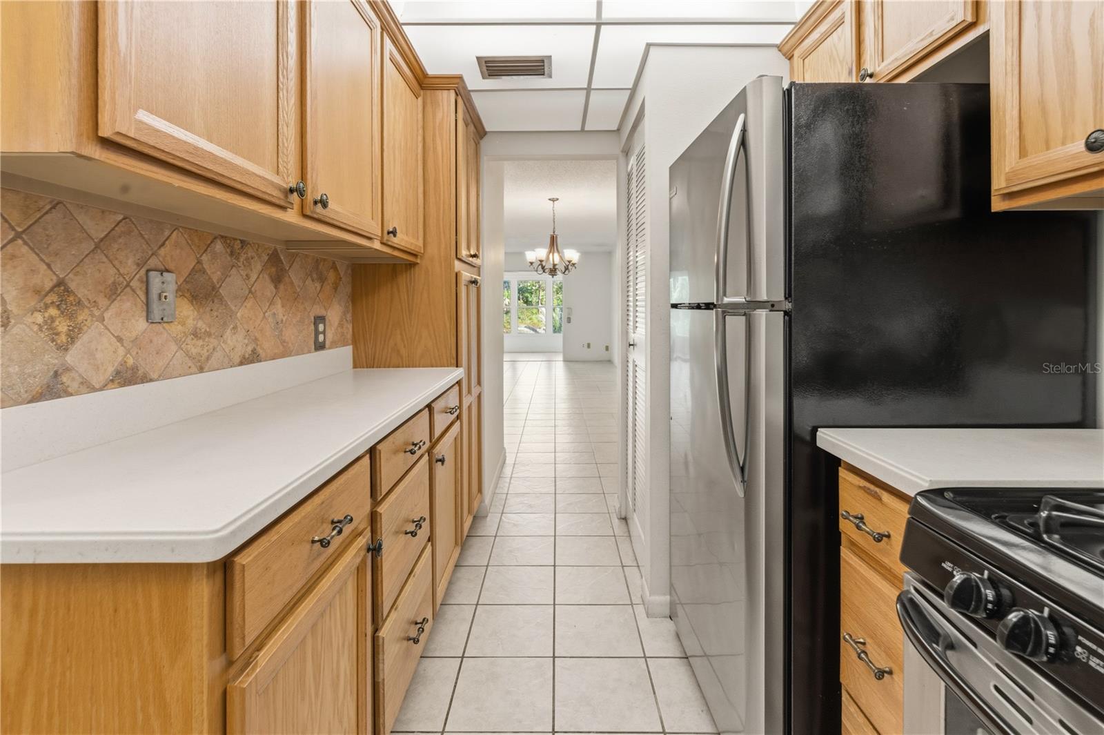 Image 4 of 34 For 200 El Camino Drive 312