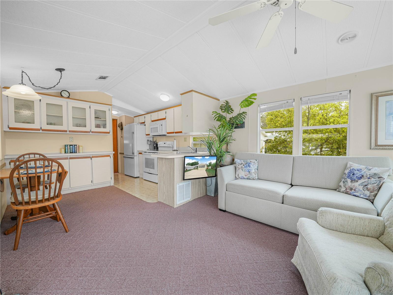 Image 5 of 40 For 6 Silversides Street