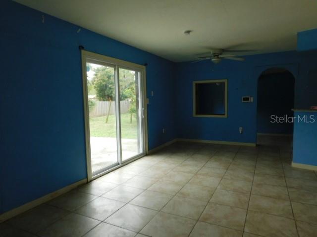 Image 8 of 13 For 2464 Deedra Street