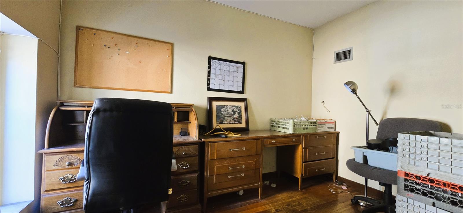 Image 17 of 18 For 253 Stuart Avenue