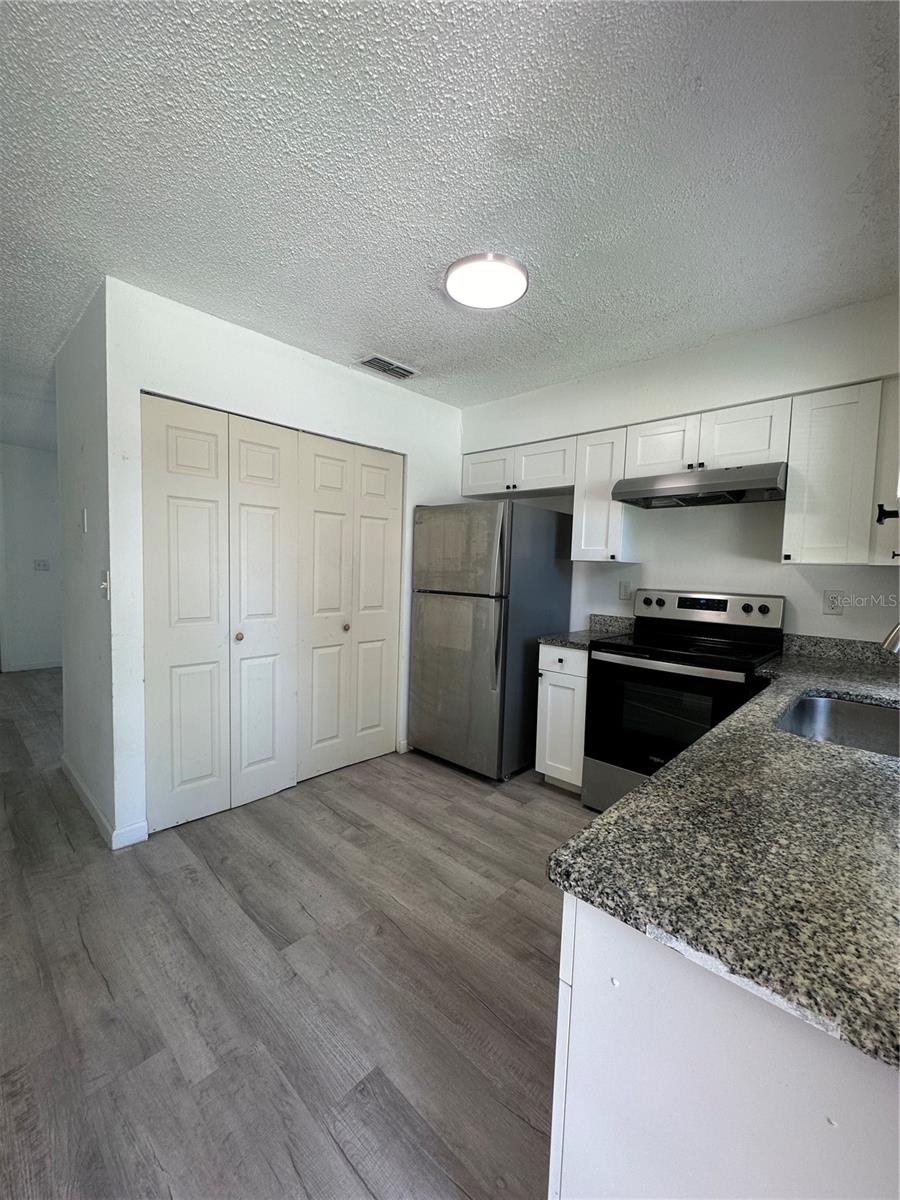 Image 3 of 11 For 704 Sunset Avenue B