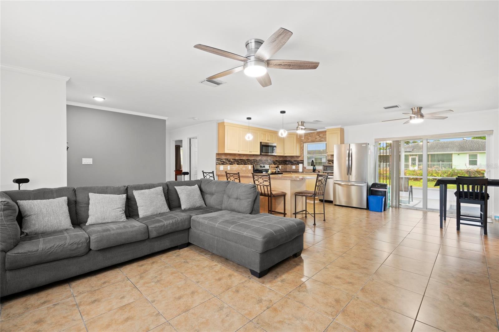 Listing photo id 8 for 1672 Angelico Lane