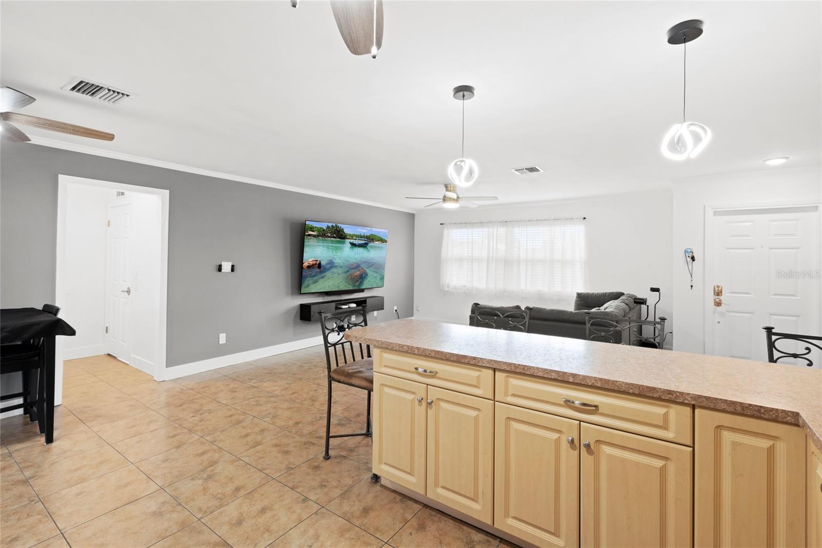 Listing photo id 12 for 1672 Angelico Lane